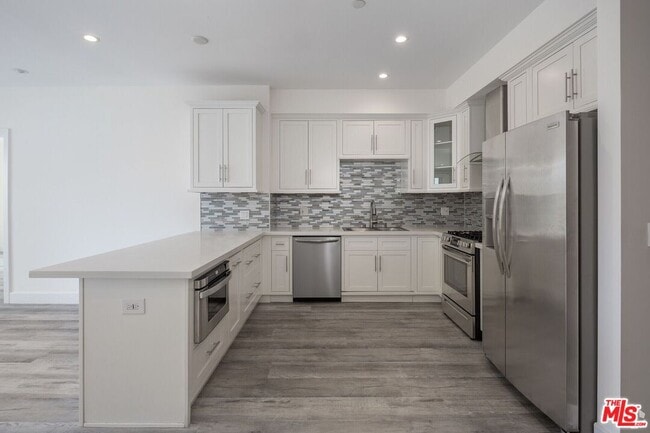 Primary Photo - 1237 S Holt Ave