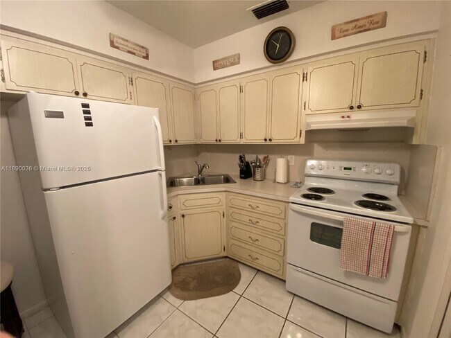 Building Photo - 1050 Atlantic Shores Blvd