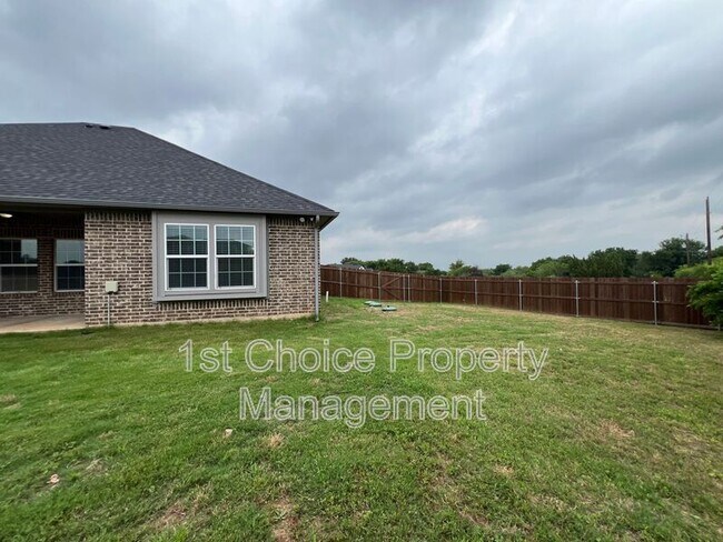 Building Photo - 5413 Harrys Pl