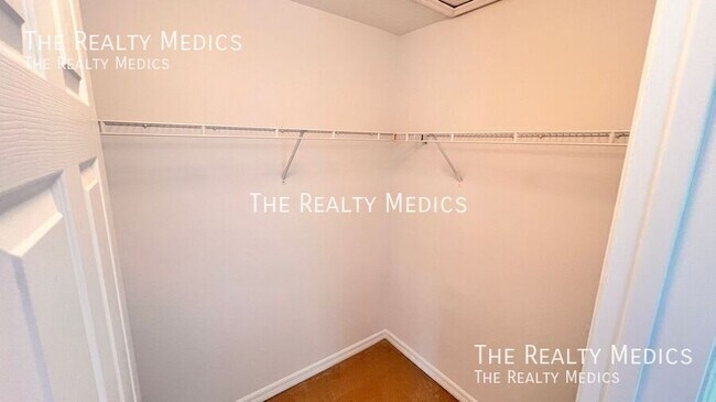 Building Photo - 10278 Regent Park Dr