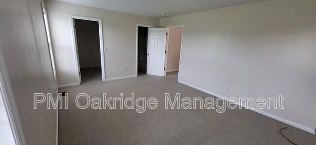 Building Photo - 749 Charlton Ct