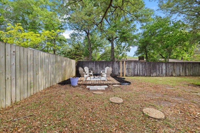 Building Photo - 403 Cheyenne Cir