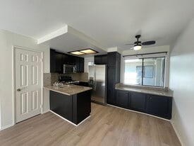 Building Photo - 10740 Lawler St