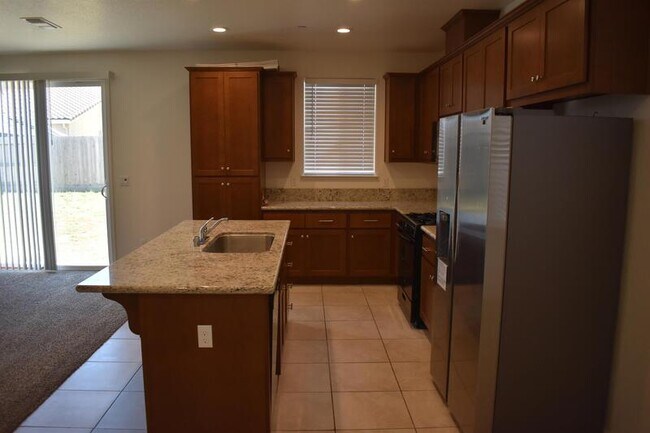 Building Photo - 4467 Jennifer Wy