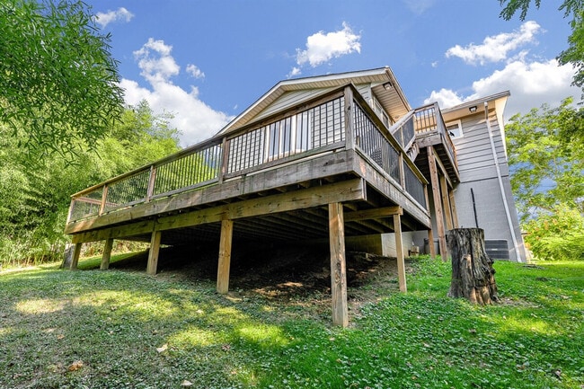Building Photo - 521 Woodhaven Dr