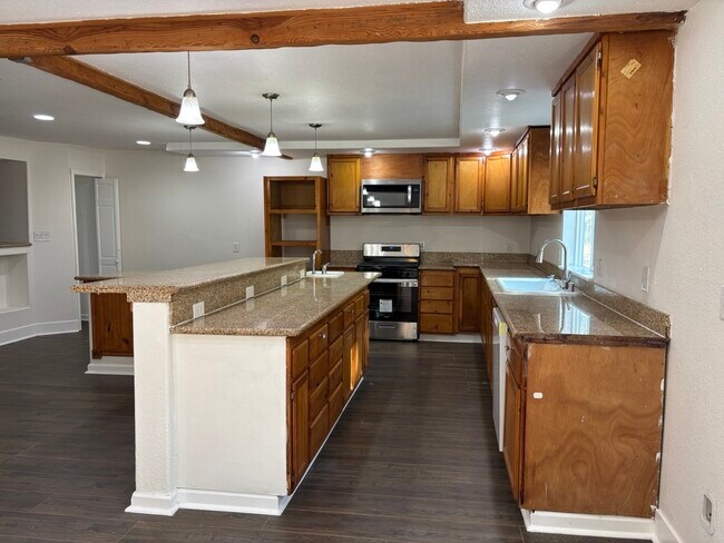 Building Photo - 3303 N Shingle Rd
