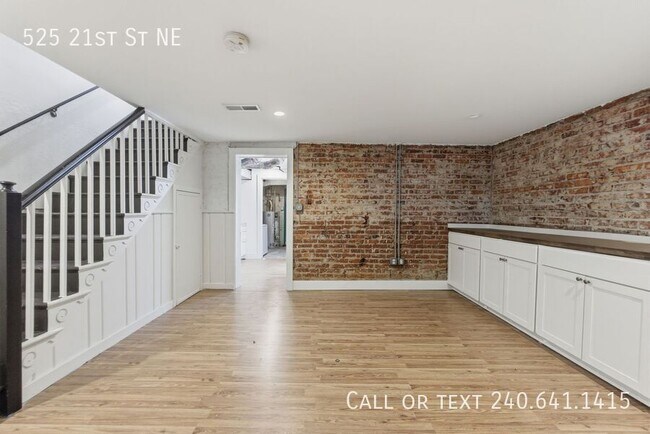 Building Photo - 525 21st St NE