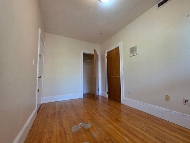 Building Photo - No Brokers Fee, Central Heat/AC, Garage Pa...