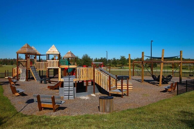 Building Photo - 8879 Little Bluestem Dr