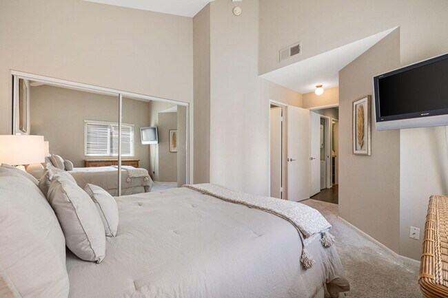 Building Photo - 78179 Crimson Ct