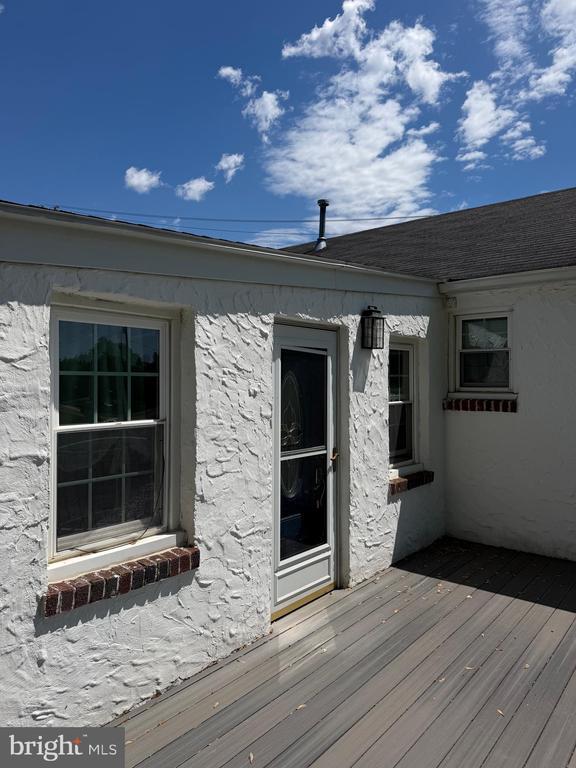 Building Photo - 121 MacDade Rd