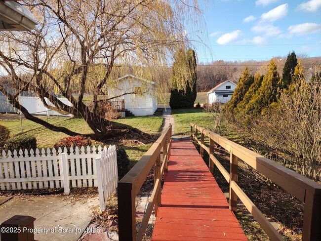 Building Photo - 1023 Carmalt St