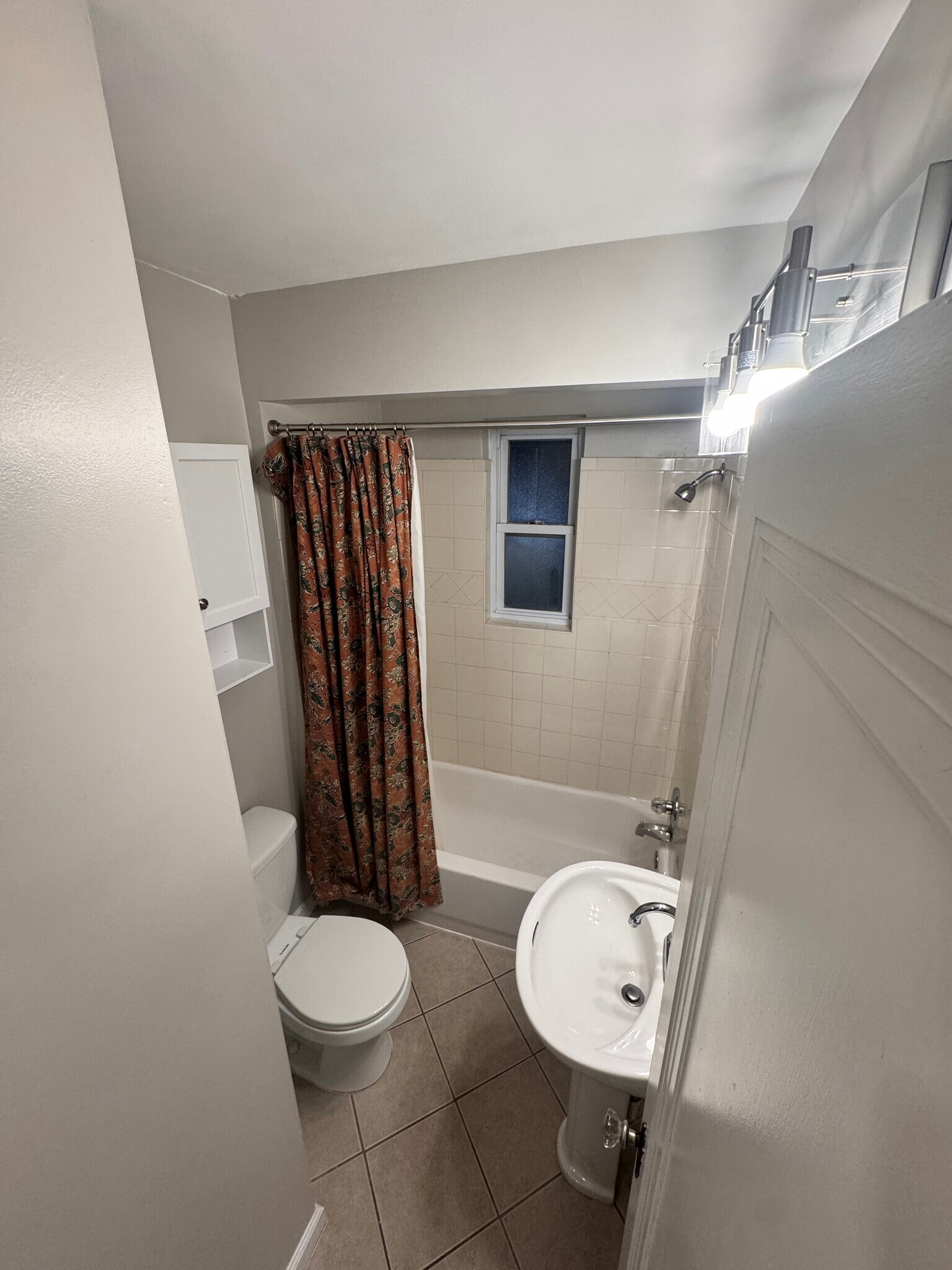 Bathroom - 1620 Joseph Ct