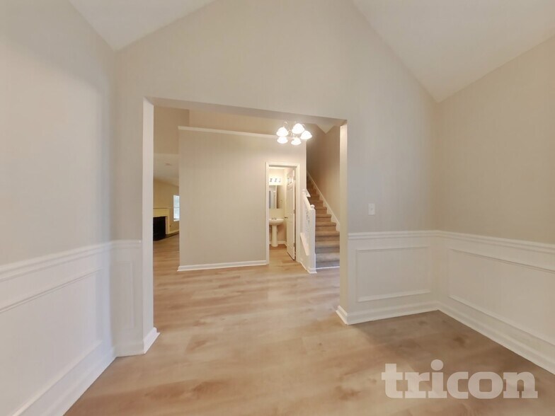 Building Photo - 6972 Foxmoor Way