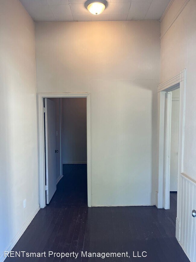 Building Photo - 2 br, 1 bath House - 2605 Jones Avenue Unit B
