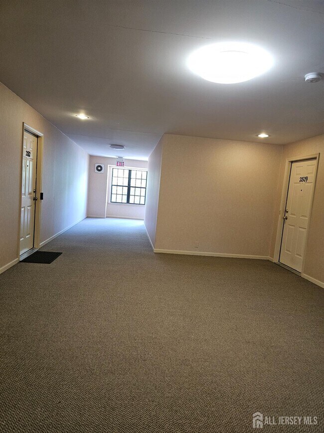 Building Photo - 2809 Ridgefield Ct