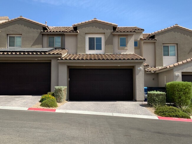 Building Photo - Townhouse in Summerlin North