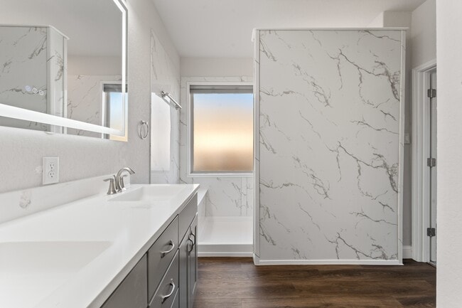 Building Photo - 229 Stag Way