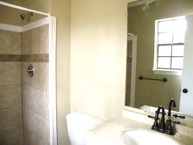 Building Photo - 4443 Shadowood Dr