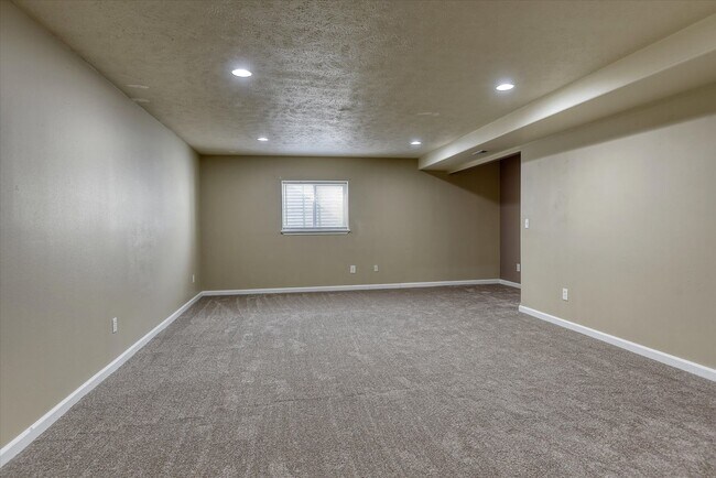 Building Photo - 16807/16805 N. Mayfair