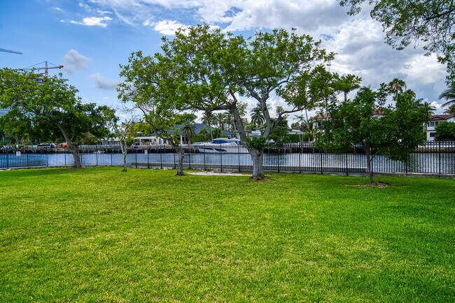 Building Photo - 2000 Atlantic Shores Blvd
