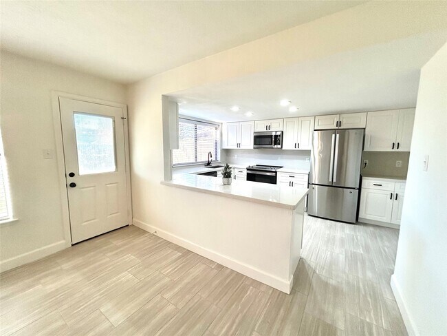 Building Photo - 10819 Sagerock Dr