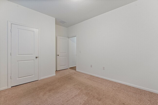 Building Photo - 149 Biscayne Dr