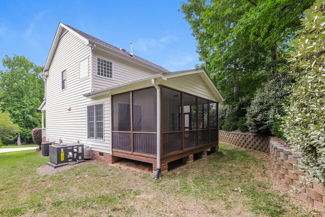 Building Photo - 717 Bennett Ridge Ct