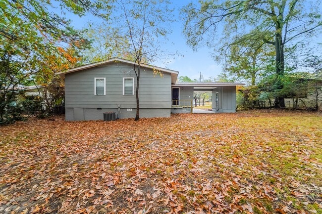 Building Photo - 573 N Park Ln