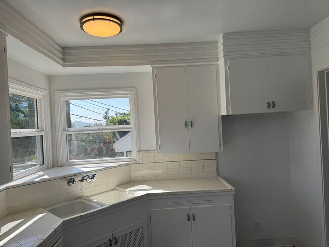 Building Photo - 114