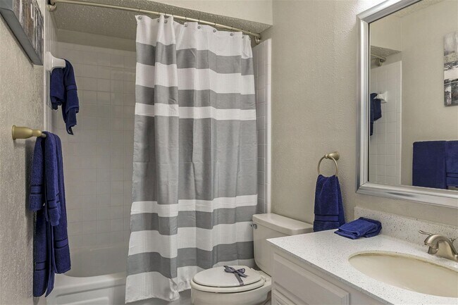 Building Photo - 3701 North O\'Connor Road Apt #F1R1, Irvin...