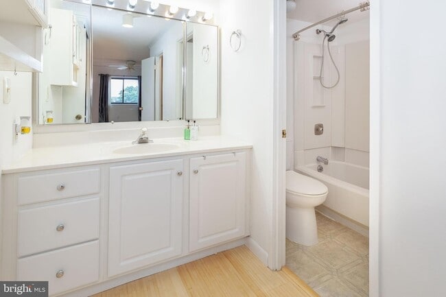 Building Photo - 5902 Mt Eagle Dr