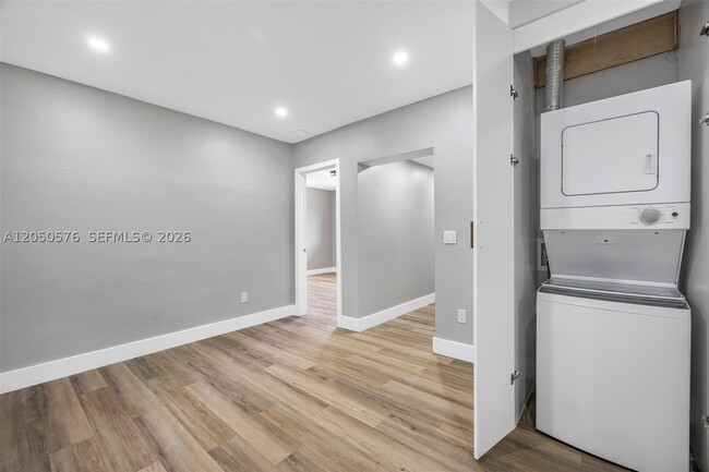 Building Photo - 3481 SW 87th Ct