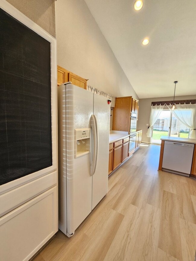 Building Photo - Cold Springs Beauty - Immaculate Newer Hom...