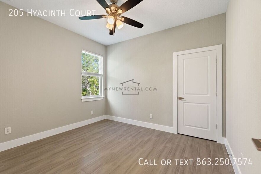 Building Photo - 205 Hyacinth Ct