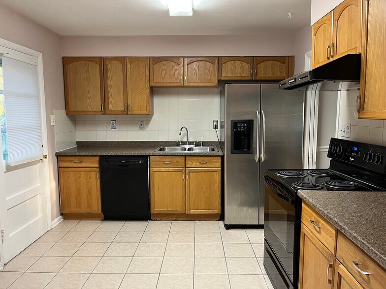 Building Photo - 7206 Bayside Ct