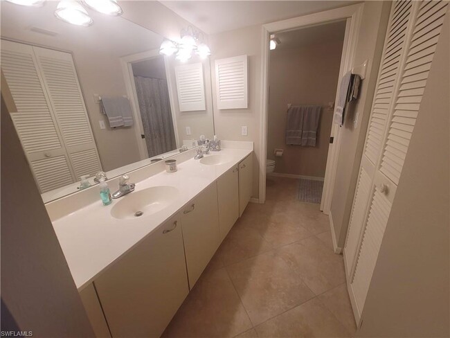 Building Photo - 4410 Chantelle Dr