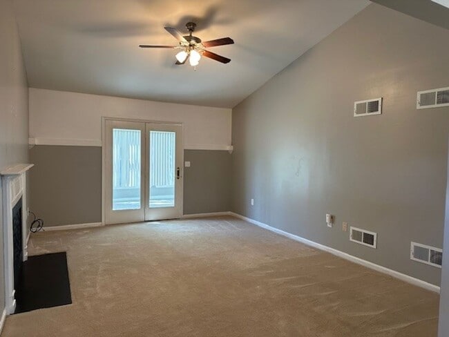 Building Photo - 2033 A Raleigh Rd