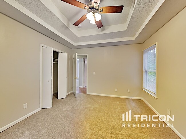 Building Photo - 1619 Highland Ct