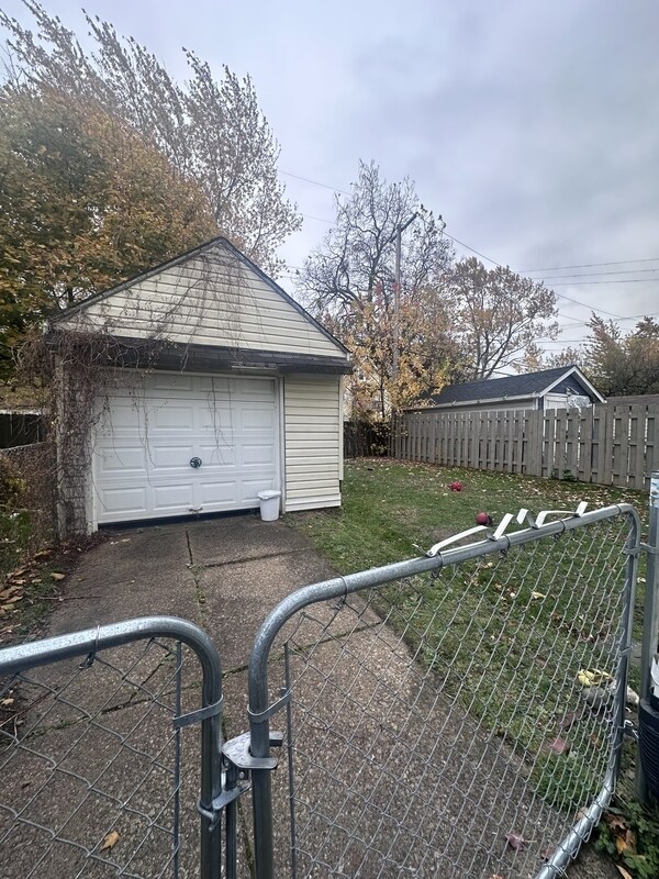 Building Photo - 2071 W 103rd St