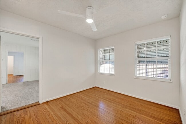 Building Photo - 946 Lamonte Ln