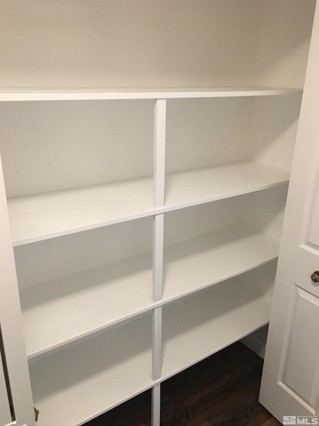 Building Photo - 2205 Thomas Jefferson Dr