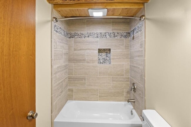 Building Photo - 118 Agape Wy