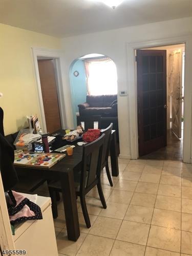 Building Photo - 48 Hobart Pl