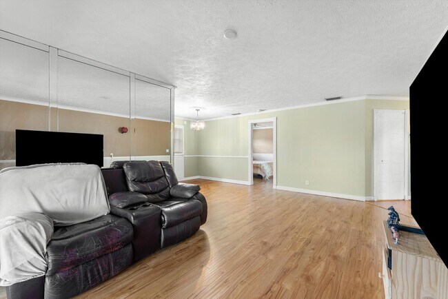 Building Photo - 8000 Lagos De Campo Blvd