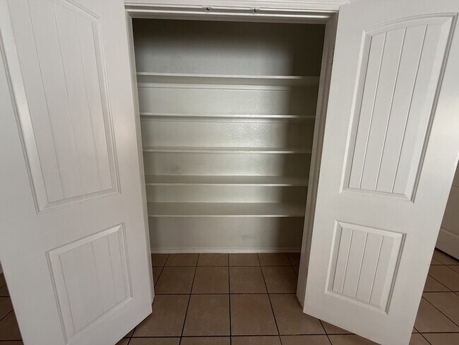 Building Photo - 2224 Hummingbird Way