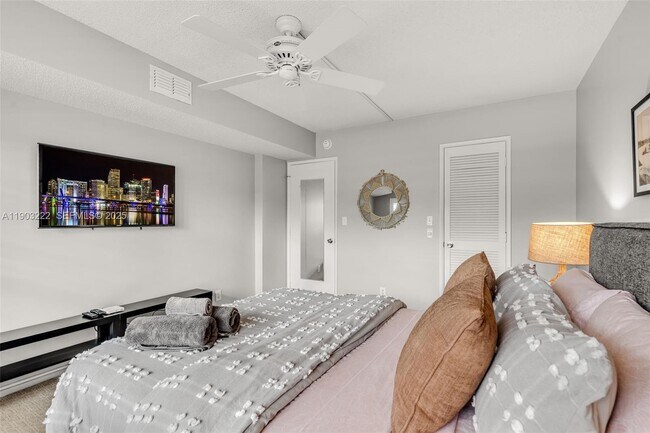 Building Photo - 808 Cypress Blvd