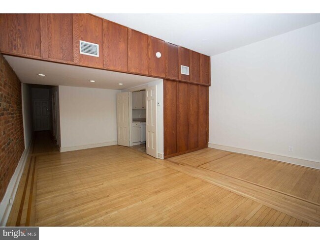 Building Photo - 510 Spruce St