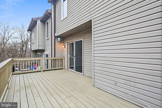 Building Photo - 9473 Clocktower Ln