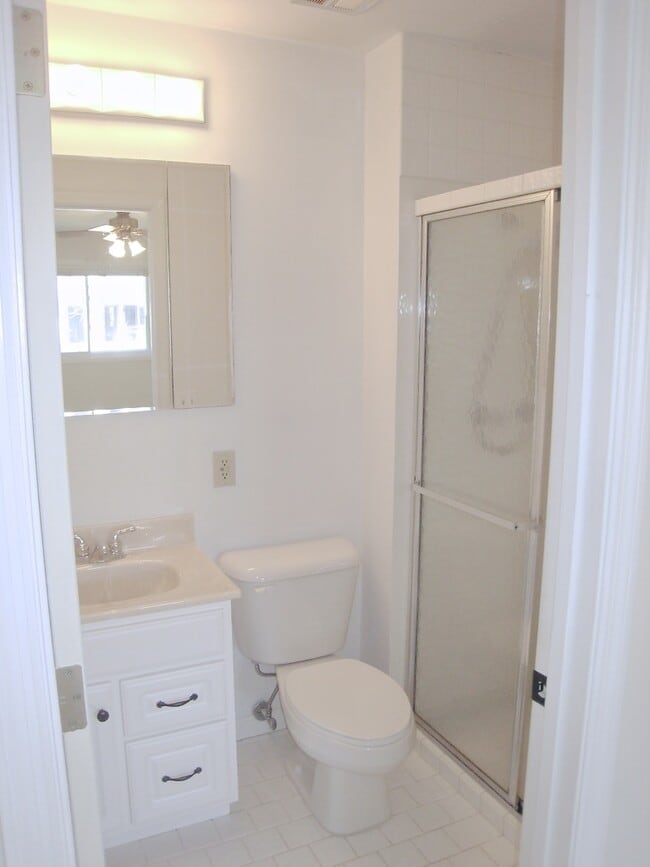 Master Bathroom - 320 Holloway Road